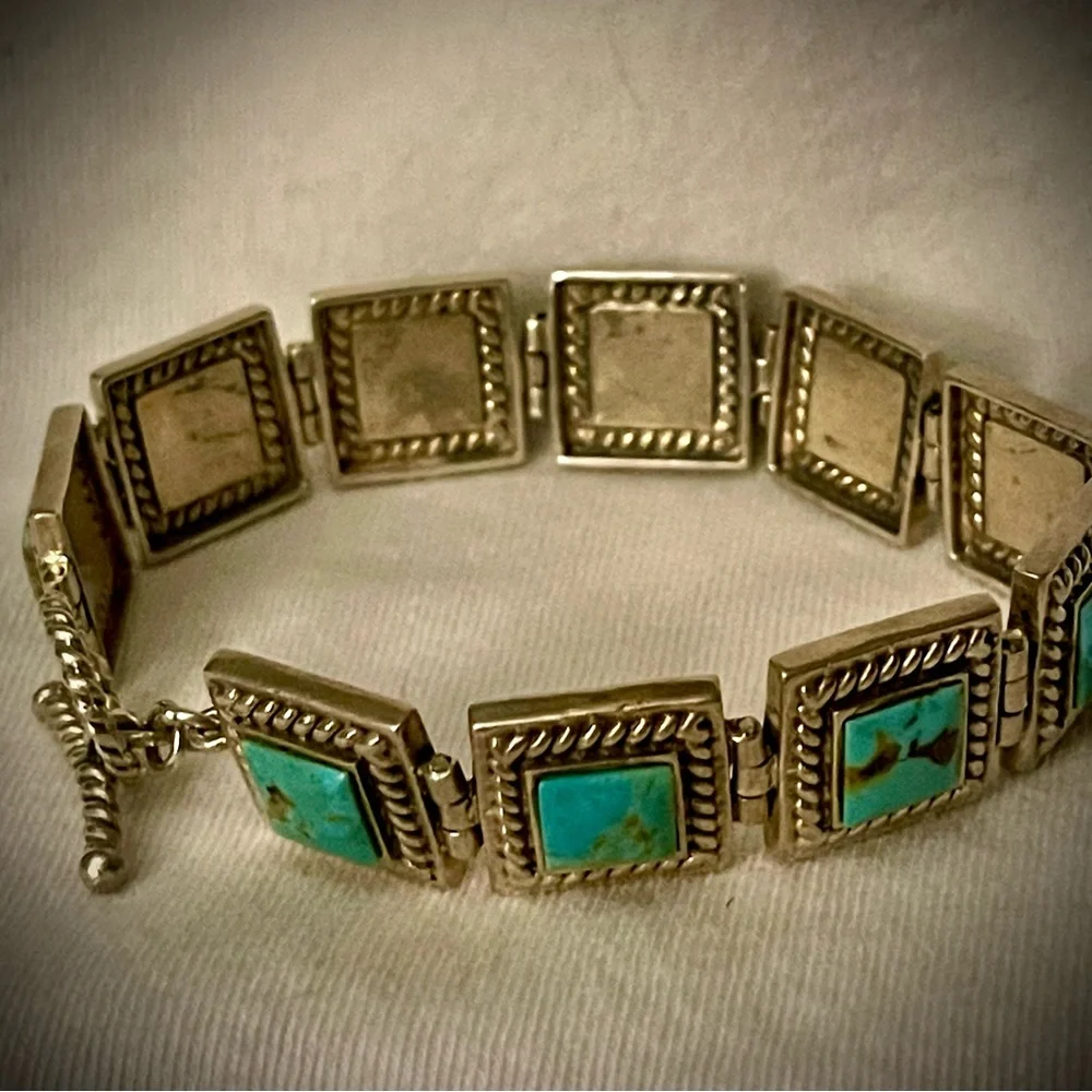 Turquoise Bracelet in Silver - Picture 3 of 7